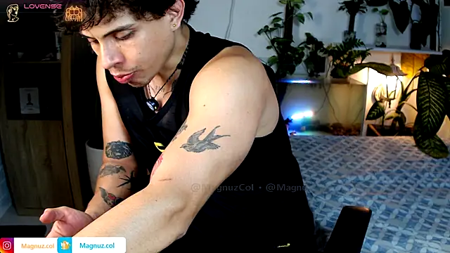 Magnuz_Col – Naživo XXX chat