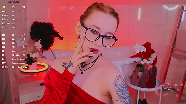 WICKEDEMBER's Live XXX Chat