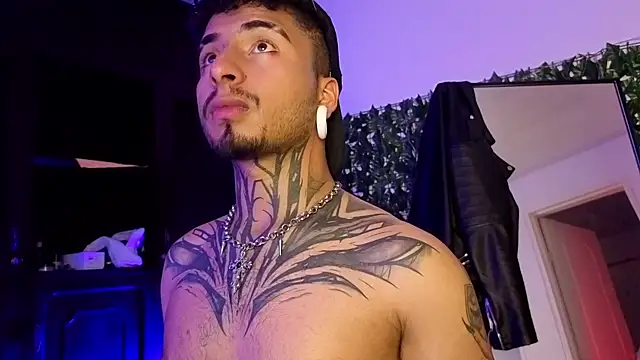 JuanCamiilo_66 – Naživo XXX chat