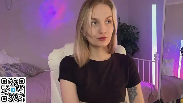 _Vikky_Moon_'s Live XXX Chat