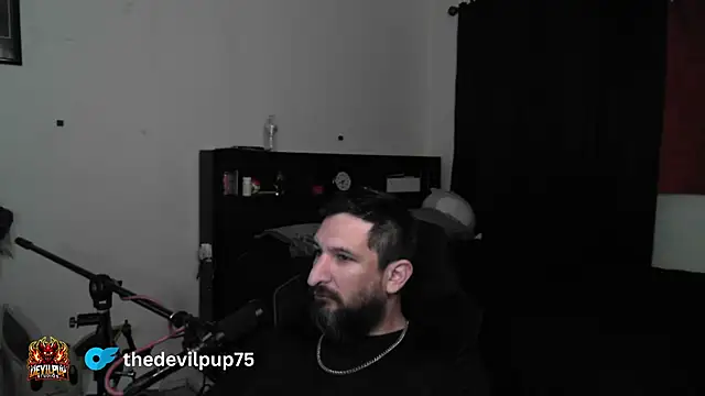 Chat XXX en directo de DevilPup75_