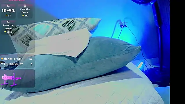 XXX chat uživo modela Enzoo98_