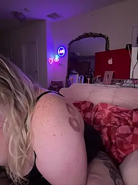 PiggyRose Adlı Modelin Canlı XXX Sohbeti