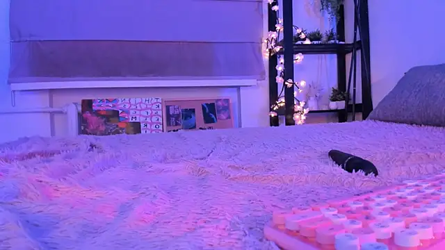 DaisyPillow's Live XXX Chat