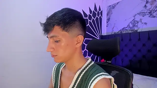 JohanSedas লাইভ XXX চ্যাট