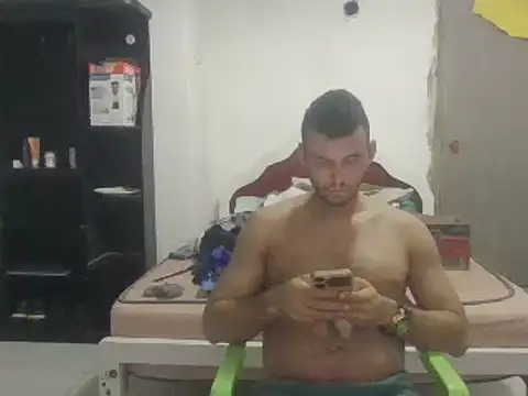 andres_12adn Live XXX chat