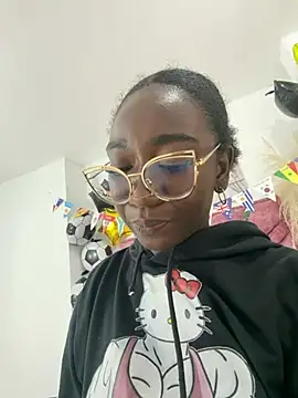 ZahhyFrequency's Live XXX Chat