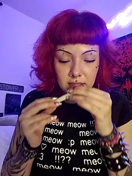 Sarah-Stoner 现场XXX聊天