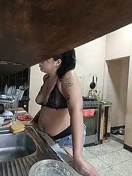 XXX chat uživo modela Danelyhit