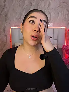 Chat +18 de IsabellaAnngel ao vivo