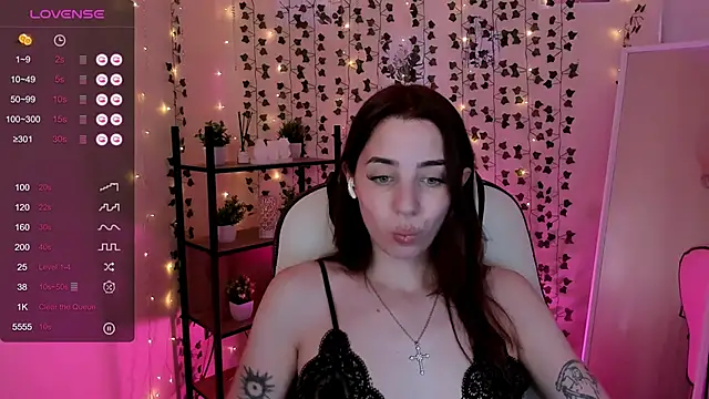 XXX chat uživo modela CharliGrace_
