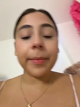 Chatroom XXX en direct de MelodyRey__