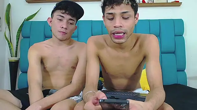 STRANGER_BOYS Chat XXX in diretta