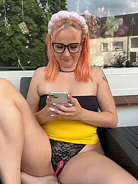 Fiebie_licious_'s Live XXX Chat