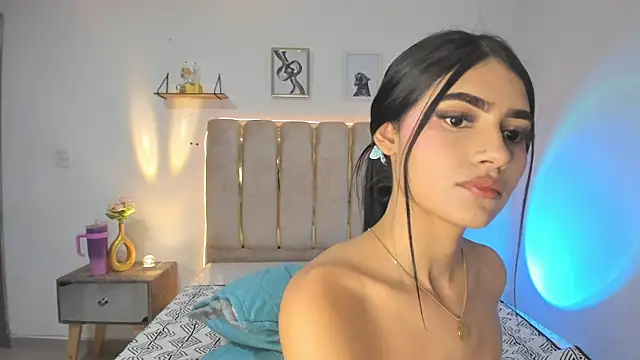 BellaaStorm Adlı Modelin Canlı XXX Sohbeti