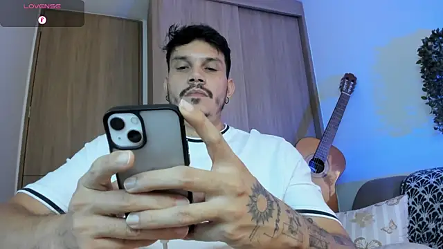 alejandro_stark Chat XXX in diretta