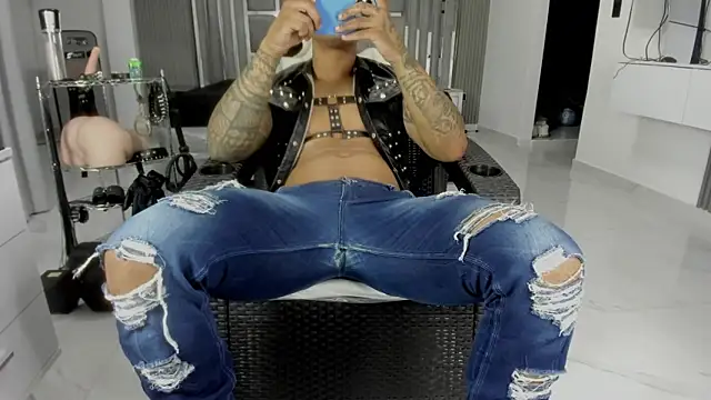 master_leather Chat XXX in diretta