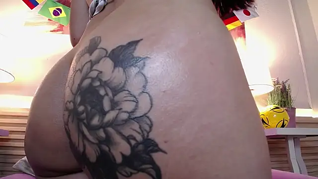 BrianaGaging's Live XXX Chat