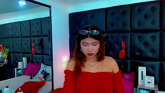 Cloelombard's Live XXX Chat