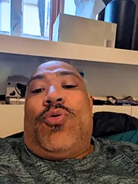 CrackedPanda5 live XXX chat