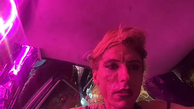 Živý XXX chat TgirlBrat