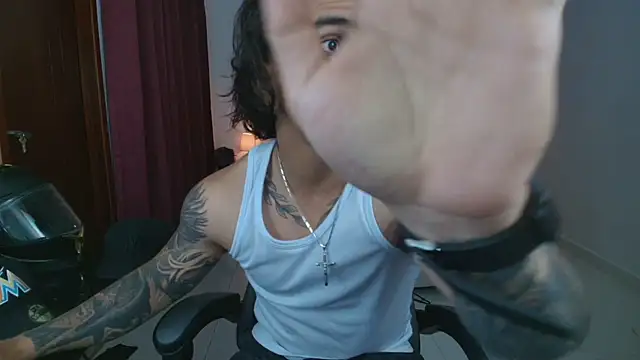 Mrbig_maximo Chat XXX in diretta