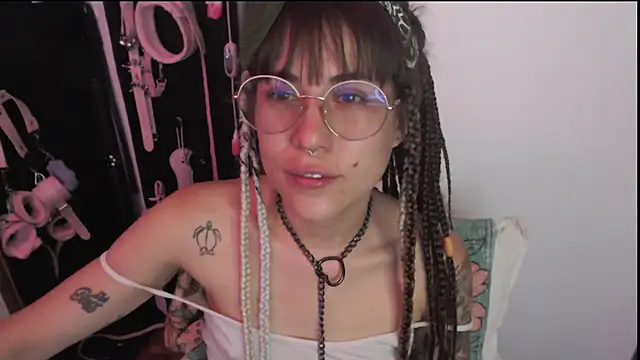 Czat XXX na żywo – Hellen_dumont