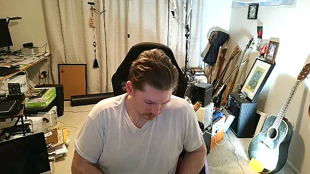 9VOLTT's Live XXX Chat