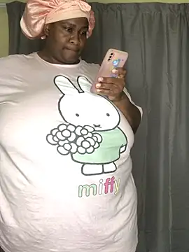 Chat +18 de bustytitsxxx ao vivo