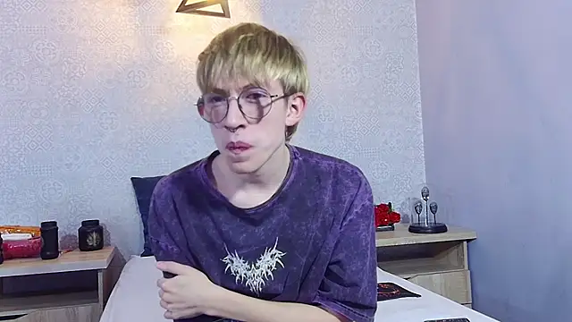 axell_stone_'s Live XXX Chat