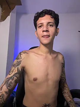 tylerrnova live XXX chat