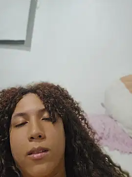 lilith_isabella25: απευθείας συνομιλία ΧΧΧ