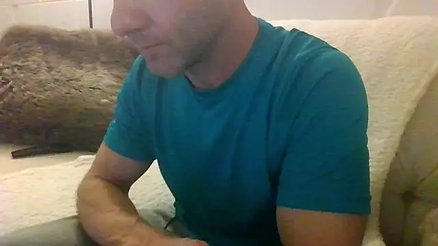 Show modela HotStraightDude na web-kameri