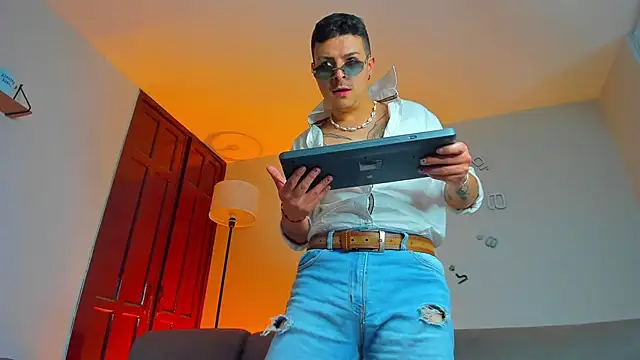 Leo_Hunt_ Live XXX-chat
