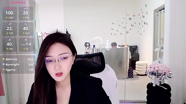 Show modela yangyang-777 na web-kameri