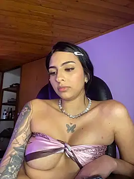 Hilary_pinkkのライブXXXチャット