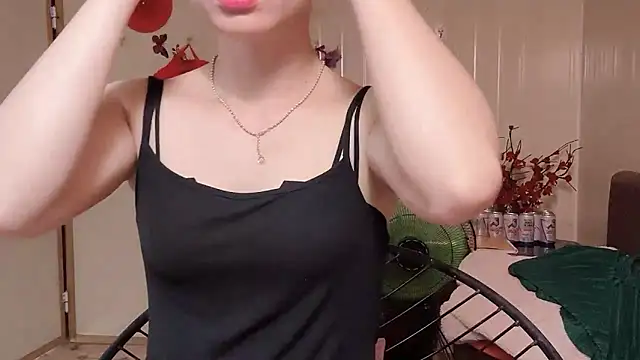 LinhChi_9x's Live XXX Chat