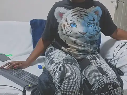nastyslimy Chat XXX in diretta