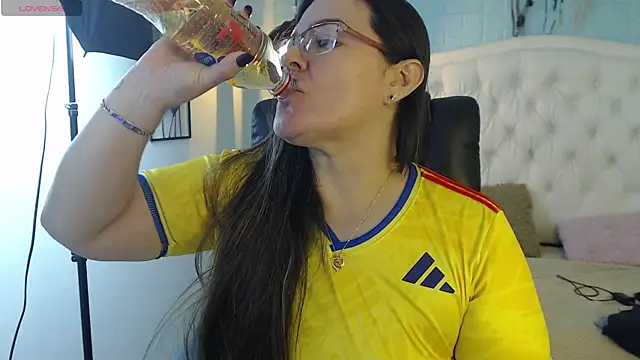 MsJossie Adlı Modelin Canlı XXX Sohbeti