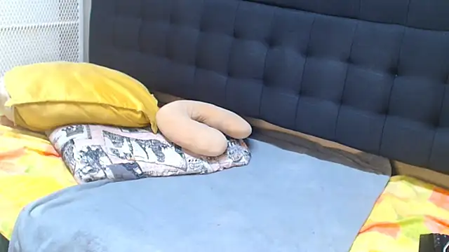 SlenderMatureMilfx's Live XXX Chat