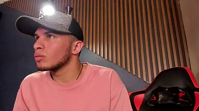 Chat +18 de TomasDuquee ao vivo