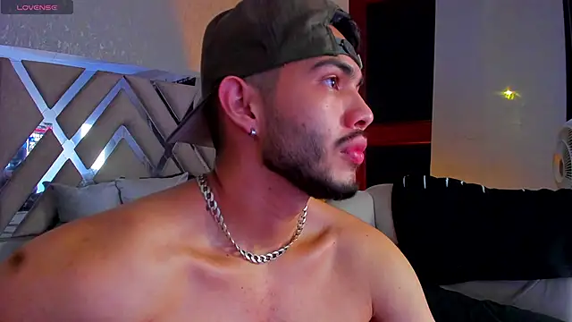 Vincentblack Adlı Modelin Canlı XXX Sohbeti