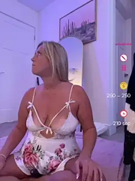 FoxyMillie's Live XXX Chat