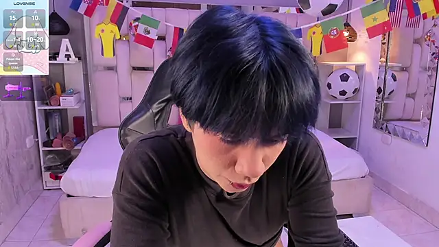 Eriol_'s Live XXX Chat