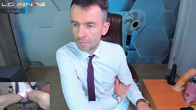 SteveTiger Chat XXX in diretta