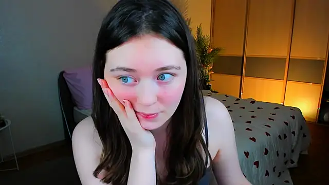 AlluringLookk: онлайн-секс-чат