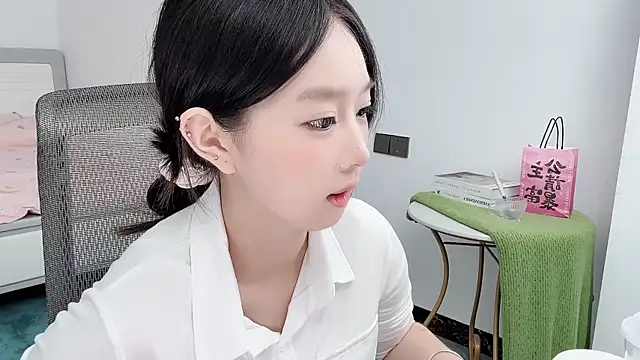Yoyo33355のライブXXXチャット