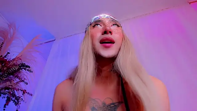 دردشة BadKittyTS الجنسية المباشرة