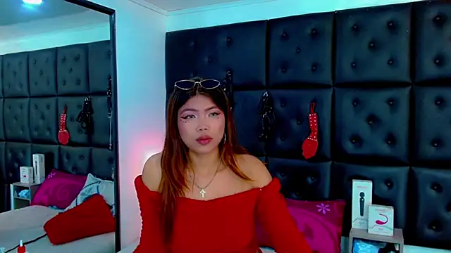 Chatroom XXX en direct de Cloelombard