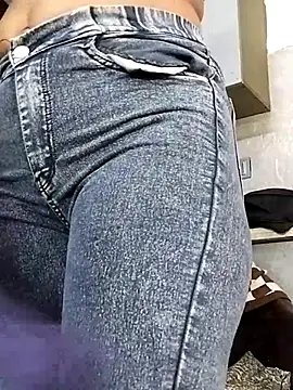Chat +18 de Laxmi_89 ao vivo